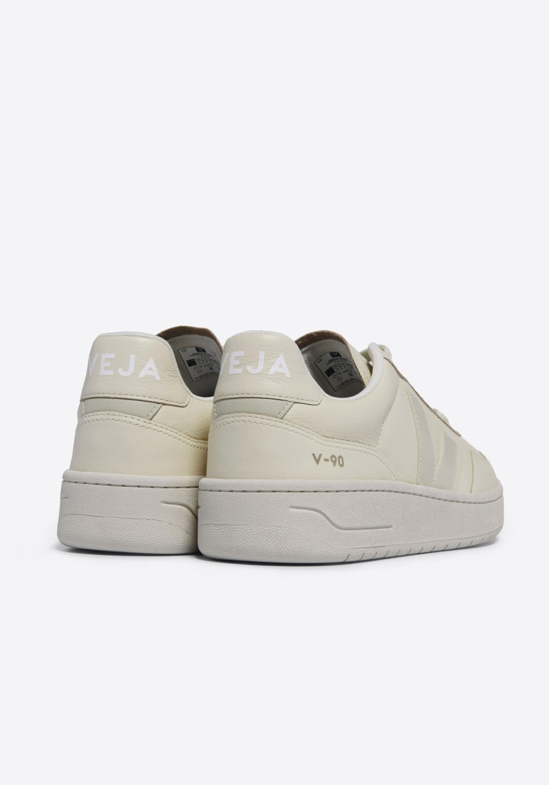 Veja - Sneaker V-90 Leather Cashew Pierre